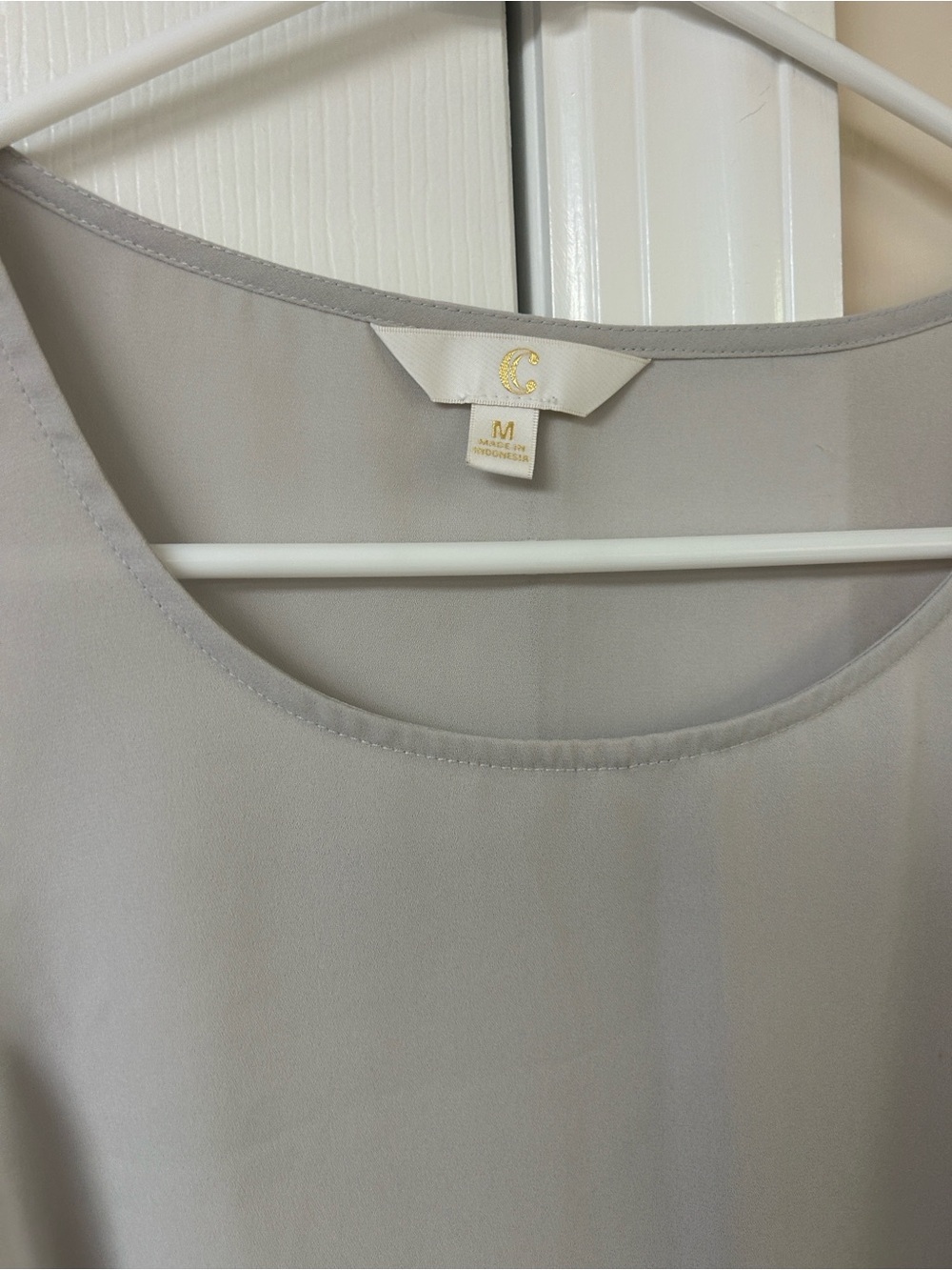 C Women’s Gray sleeveless blouse - Picture 2 of 4